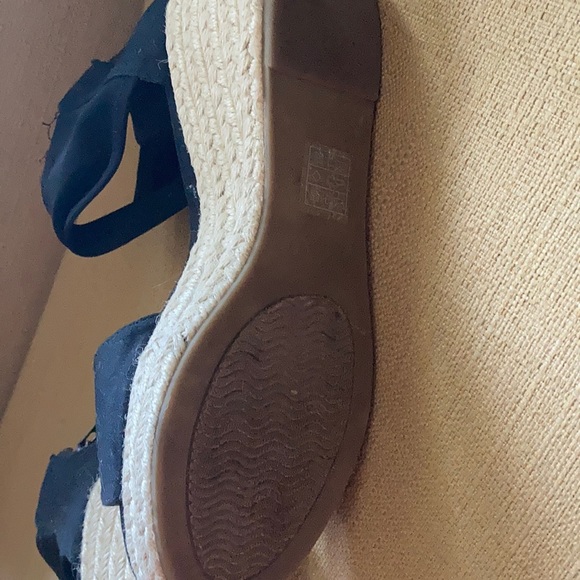 Black espadrille - Picture 3 of 3